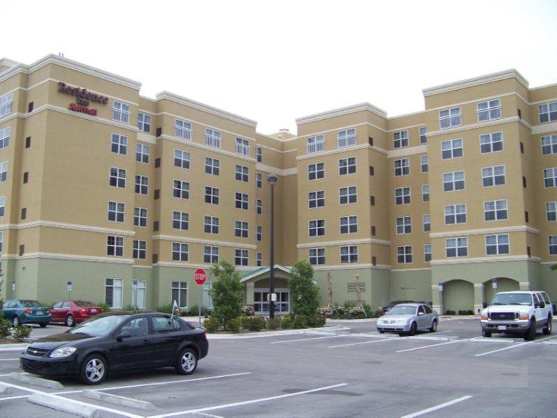 Residence Inn Fort Myers Sanibel Truckland Bagian luar foto